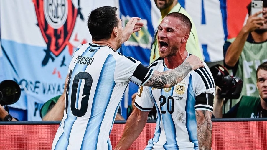 Mac Allister diz que os ingleses não estão jogando no ritmo da Premier League Mac Allister diz que os ingleses não estão jogando no ritmo da Premier League