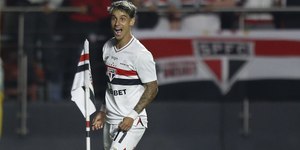 Comentarista da GE TV cobra Ferreirinha sobre tanguinha em Neto