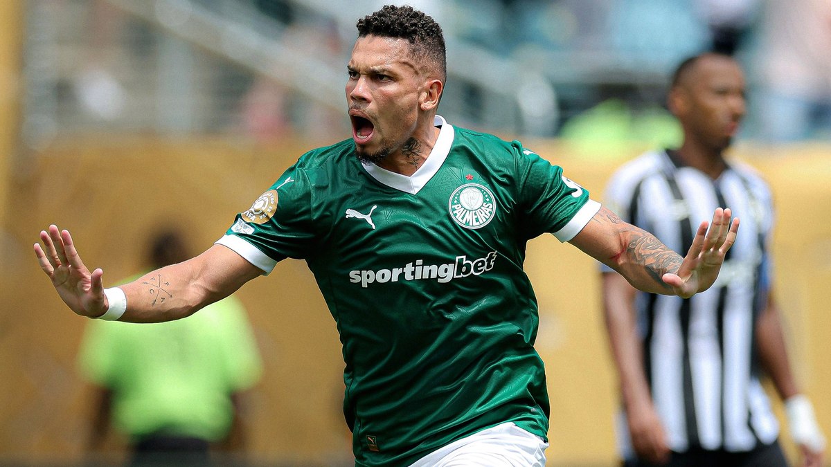 Paulinho vira herói e coloca Palmeiras nas quartas do Mundial