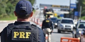 PRF prende homem por importunação sexual em ônibus na Dutra