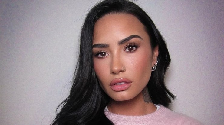 Demi Lovato surpreende ao anunciar seu primeiro livro de receitas