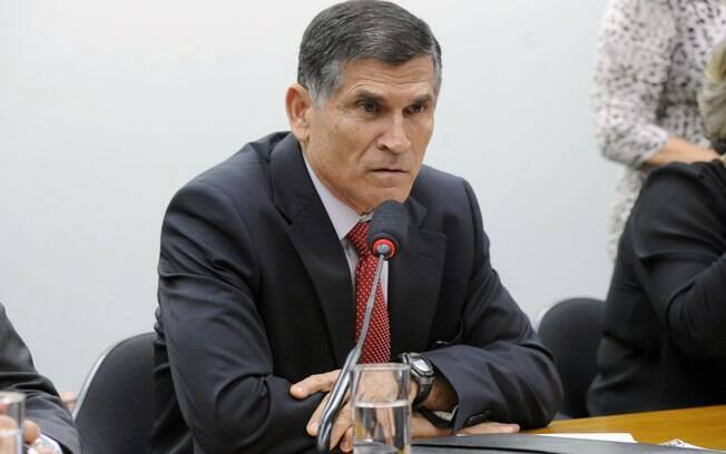 O ministro da Secretaria de Governo, Carlos Alberto dos Santos Cruz, foi cobrado pelo deputado Fausto Pinato (PP-SP)