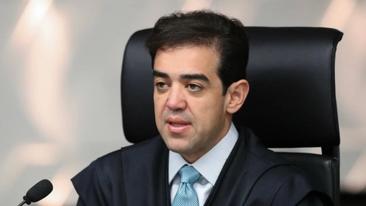 Bruno Dantas deixou o cargo de ministro do TCU Bruno Dantas deixou o cargo de ministro do TCU