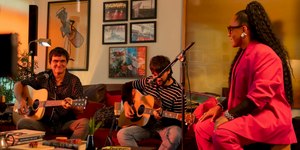 Raquel comanda encontros musicais em 'Som na Sala' no Canal BIS