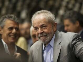 Ex-presidente Lula da Silva e cantor Chico Buarque