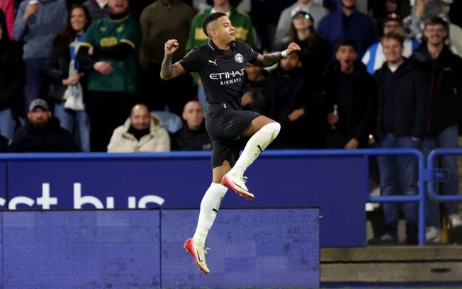 Tottenham encaminhou a contratação do atacante Savinho, do Manchester City