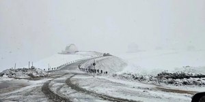 Neve no Havaí: furacão provoca raridade climática em vulcão local