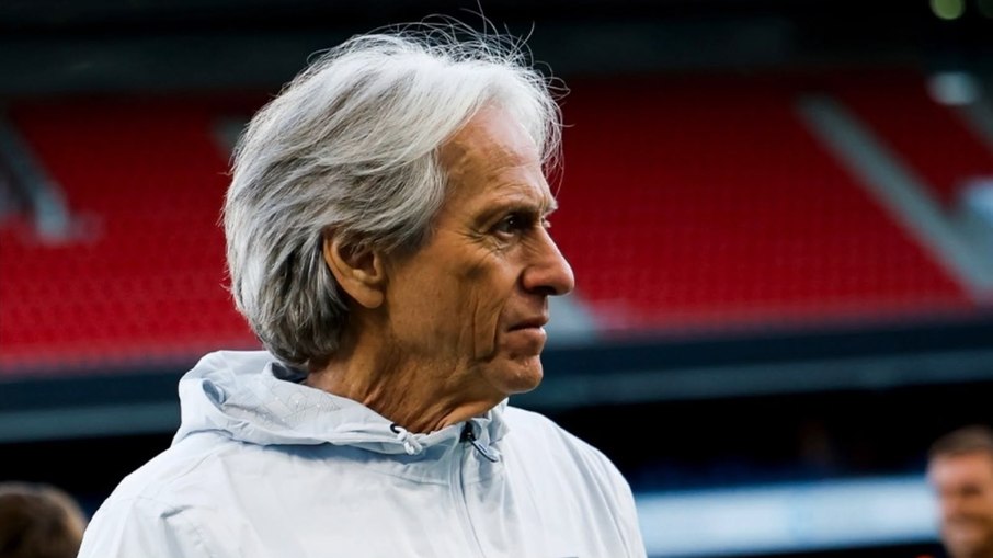 Jorge Jesus nega briga com Cristiano Ronaldo, mas diz que nem Pelé mudaria suas ideias Jorge Jesus nega briga com Cristiano Ronaldo, mas diz que nem Pelé mudaria suas ideias