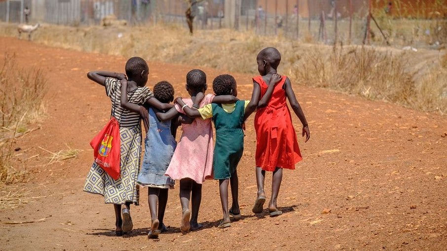 Crianças do Sudão do Sul refugiadas em Uganda
