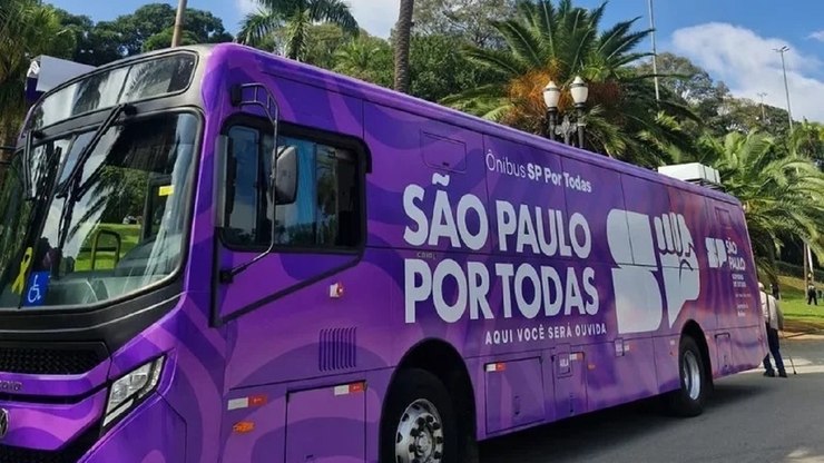 Ônibus leva serviços gratuitos para mulheres em Vinhedo
