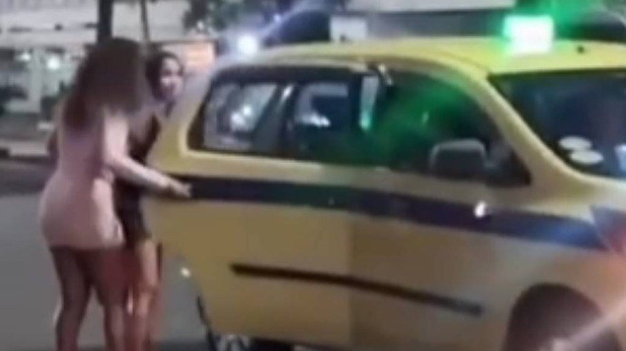 Suspeitas foram filmadas por testemunha