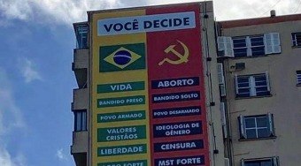 Outdoors associam comunismo a facção criminosa em Porto Alegre