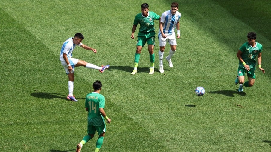 Argentina vence Iraque pelo futebol masculino