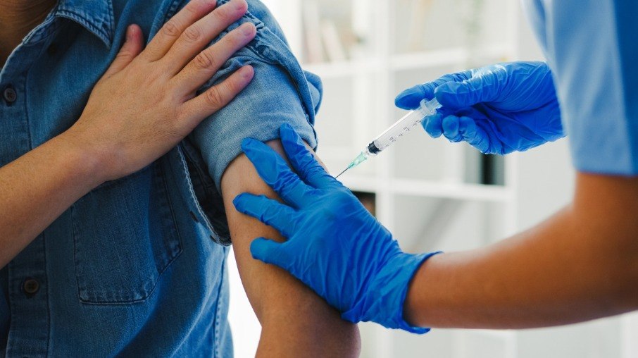 Vacinas ainda protegem contra novas variantes da COVID-19?