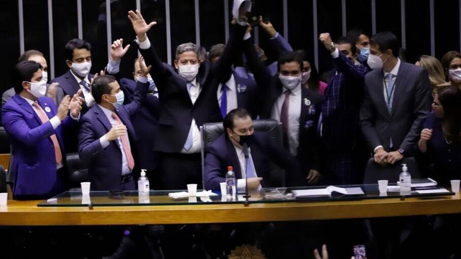 Após vitória de Lira, Centrão inicia cobrança de promessas feitas pelo governo