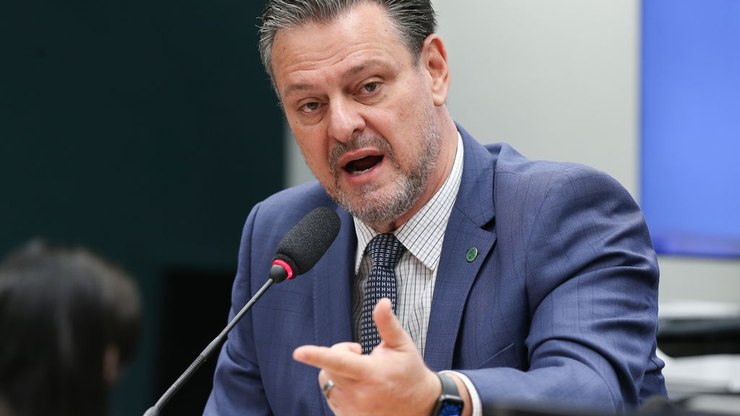 Fávaro envia R$ 47 mi a cidades onde 'padrinho político' tem fazendas
