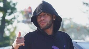 Neymar recebe convite de 