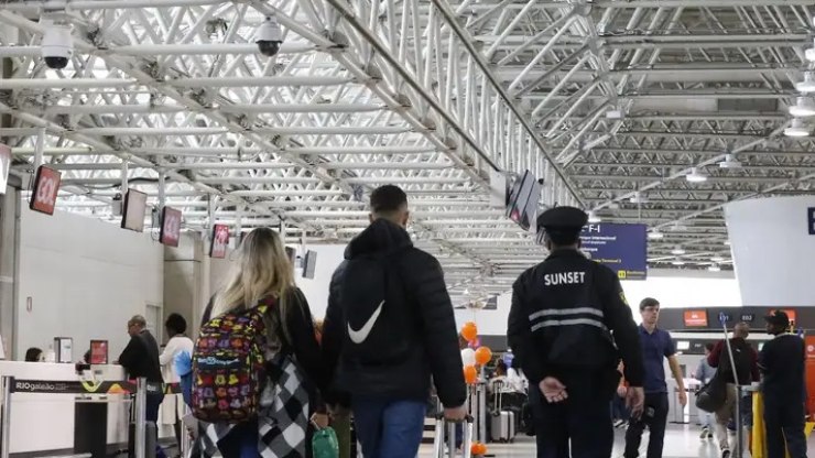 Homem é preso após furtar dois passageiros
