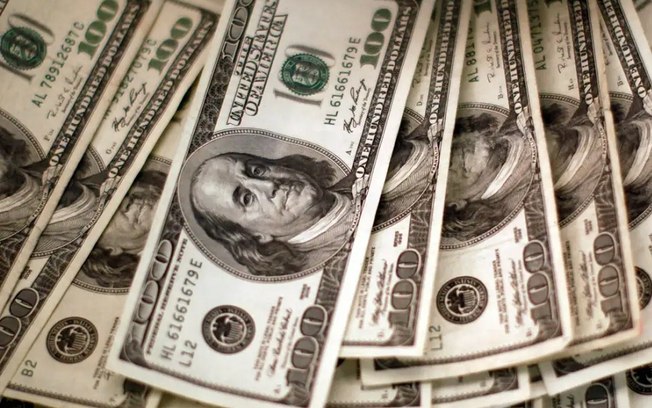 Ibovespa bate recorde e dólar fecha em baixa nesta quinta-feira (3) Ibovespa bate recorde e dólar fecha em baixa nesta quinta-feira (3)