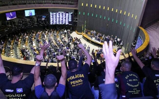 Câmara aprova em 2° turno PEC que cria polícias penais