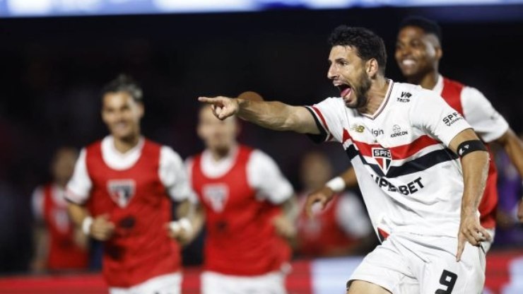 Calleri volta a ser decisivo e mostra motivo de ser indispensável no São Paulo