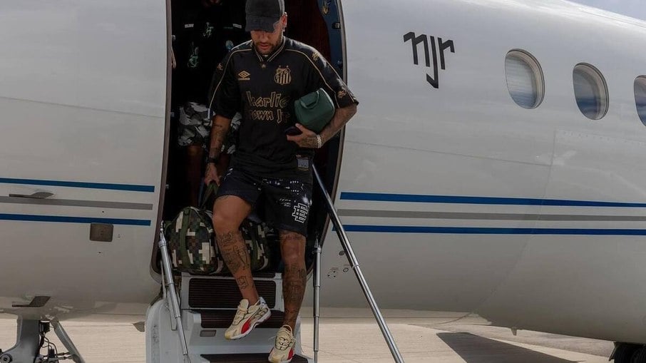 Neymar vive os últimos momentos antes de voltar a jogar
