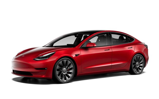 Motorista de Tesla é acusado por morte em acidente no Texas