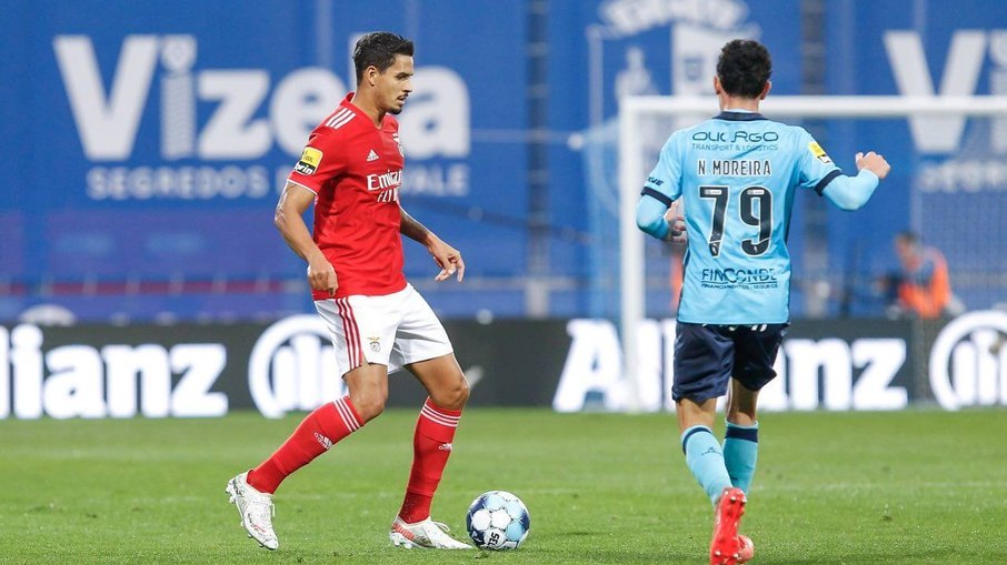 Lucas Veríssimo não deve deixar o Benfica