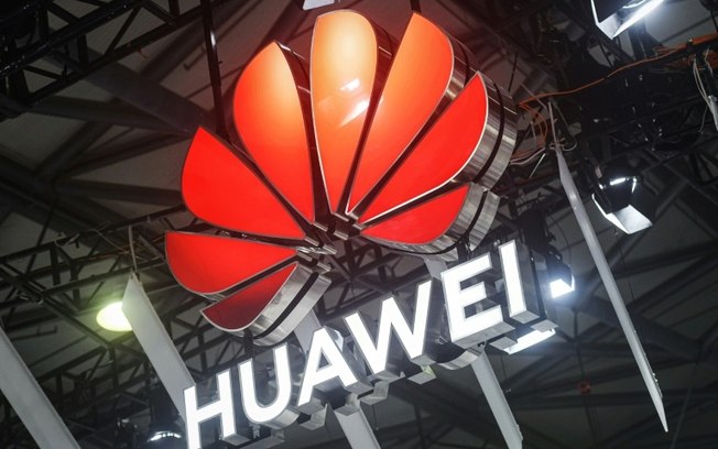 Huawei lança primeiro smartphone com sistema operacional próprio