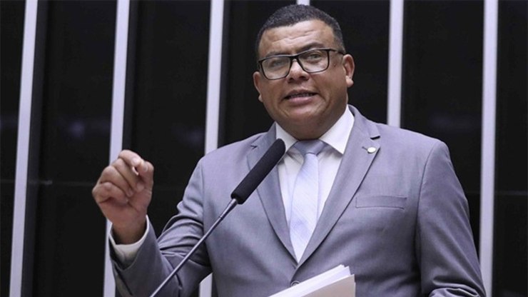 Deputado Luciano Alves nega agressão à garota de programa