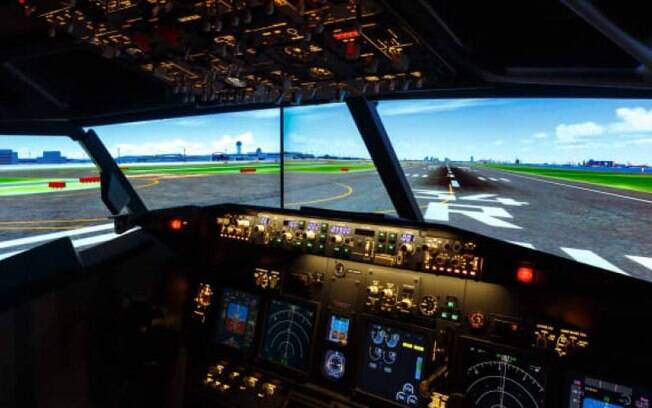Hotel instalou um simulador de voo em tamanho real, baseado no cockpit de um Boeing 737-800