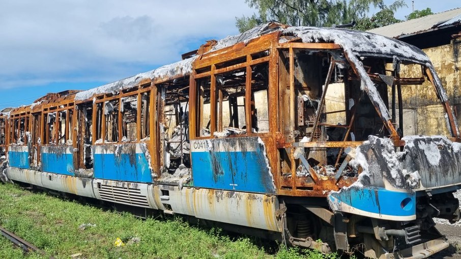 Com déficit milionário, o metrô do Recife está sucateado, penalizando usuários e trabalhadores