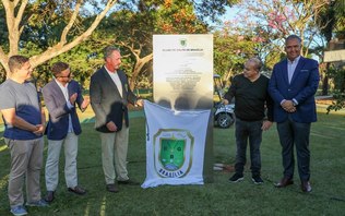 Clube de Golfe homenageia Ibaneis Rocha após a concessão de uso do terreno