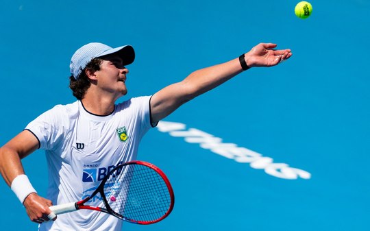 João Fonseca volta às quadras com vitória na Copa Davis