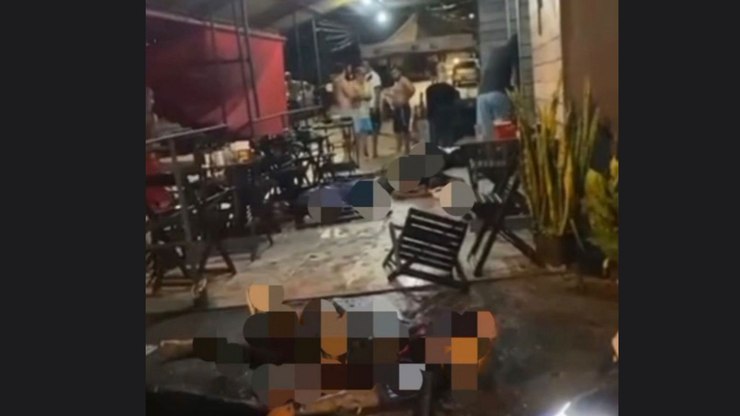Bar no RJ anuncia fechamento após atentado que matou seis