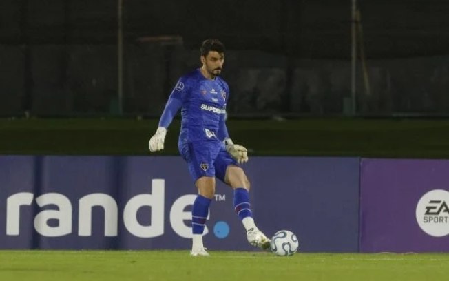 Rafael sentiu dores no aquecimento e virou baixa para o São Paulo contra o Santos Rafael sentiu dores no aquecimento e virou baixa para o São Paulo contra o Santos