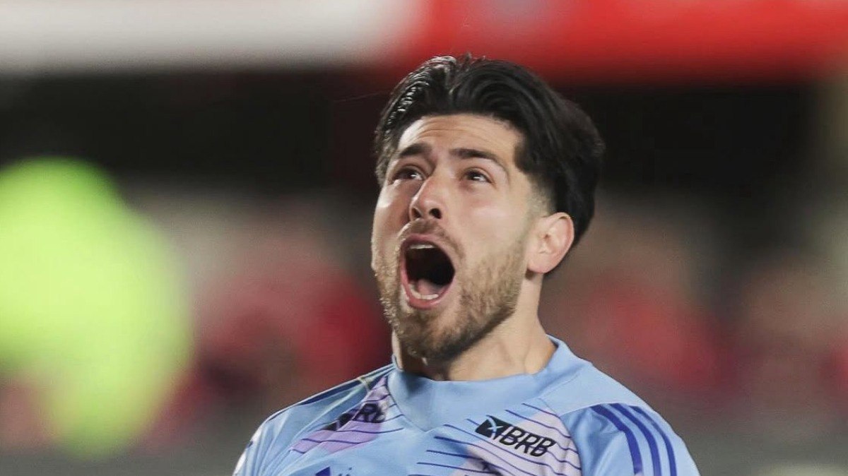 Rossi supera desconfiança para carregar Flamengo até a final