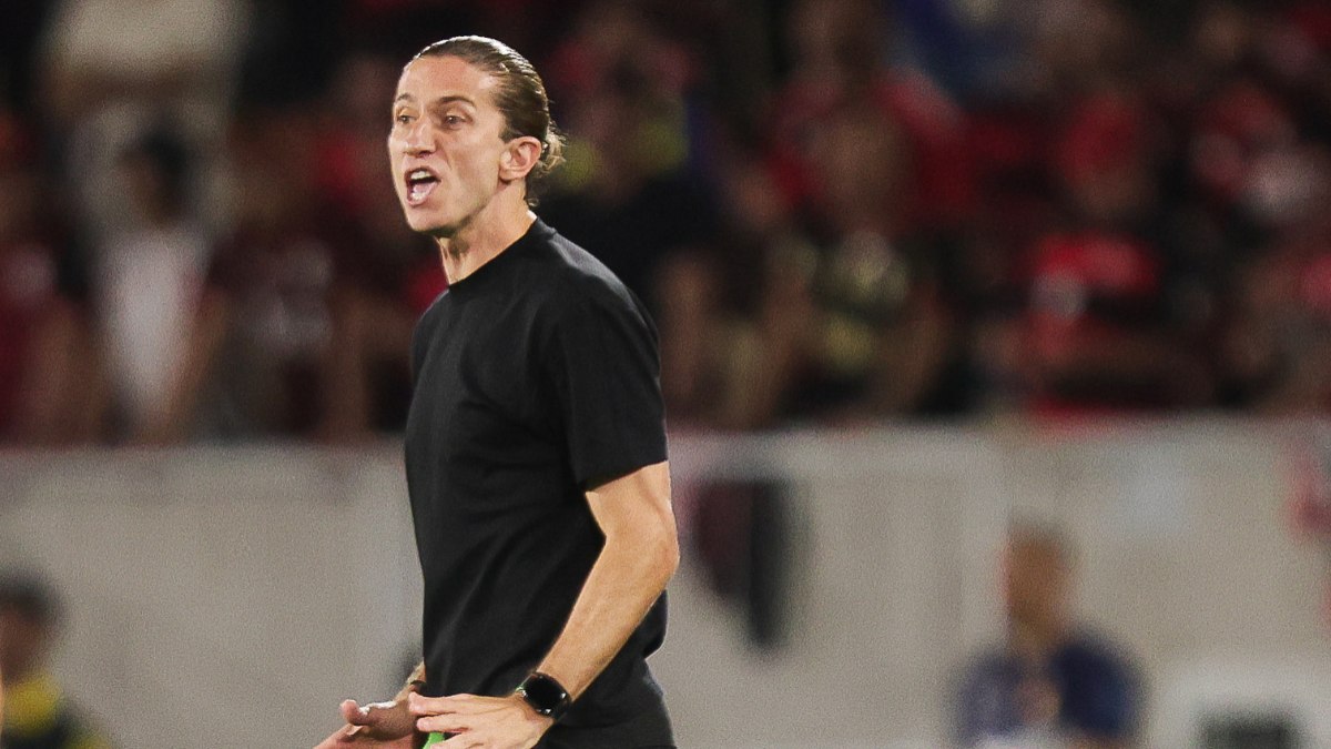 Filipe Luís no comando do Flamengo na vitória sobre o Estudiantes por 2 a 1