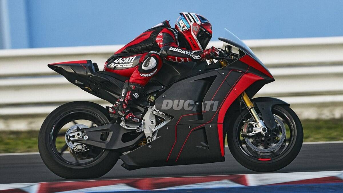 MotoE da Ducati faz estreia no circuito de Misano