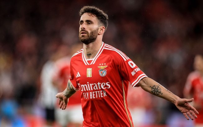 Ex-jogador do Benfica aconselha clube a renovar com Rafa Silva