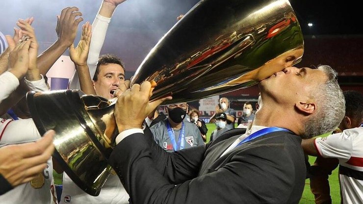 De volta ao Tricolor!
São Paulo anuncia Hernán Crespo