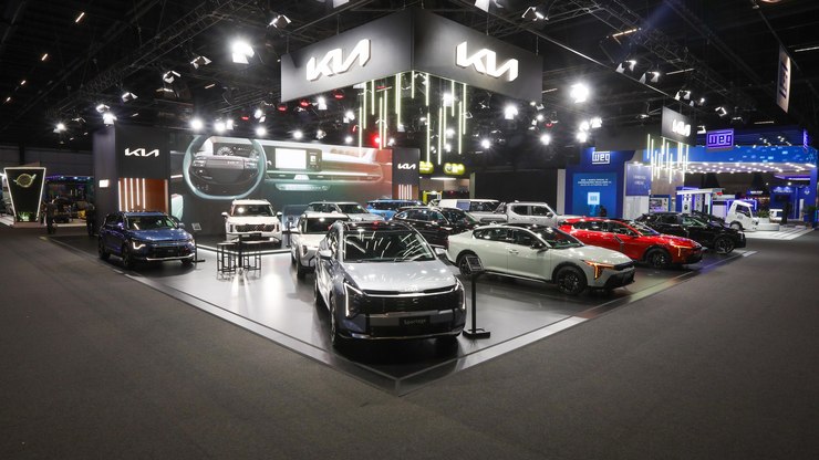Diferente das que recuaram, Kia leva 8 lançamentos ao Salão de SP
