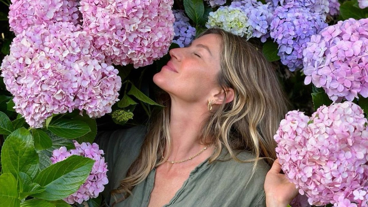 Gisele Bündchen abre álbum de fotos no Brasil após separação