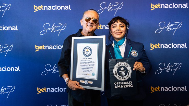 Galvão Bueno encerra 14 Copas com recorde no Guinness