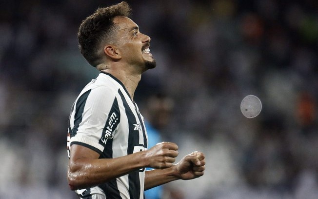 Botafogo pode ter a volta de Eduardo no jogo contra o Fluminense