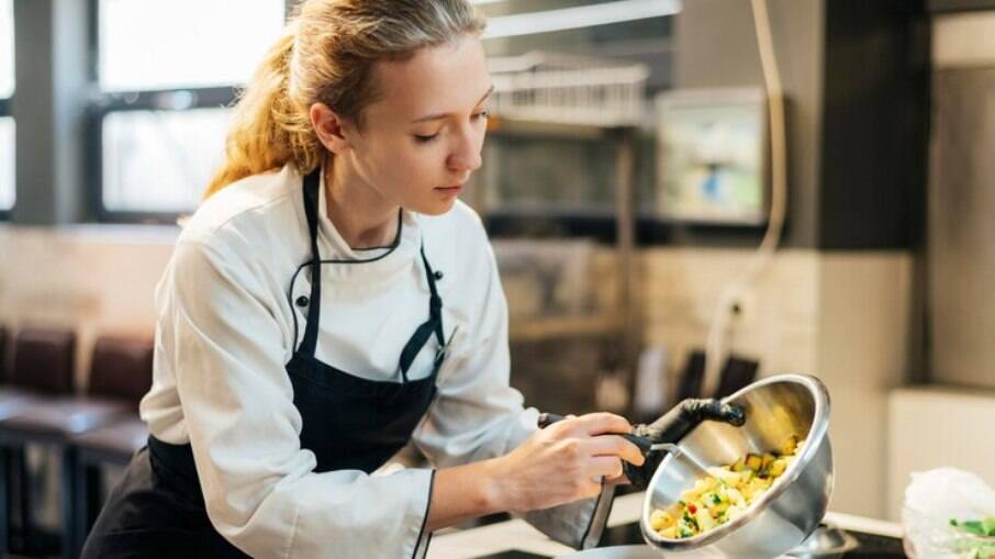 Duas mulheres decidiram perseguir seus sonhos e virar chefs de cozinha