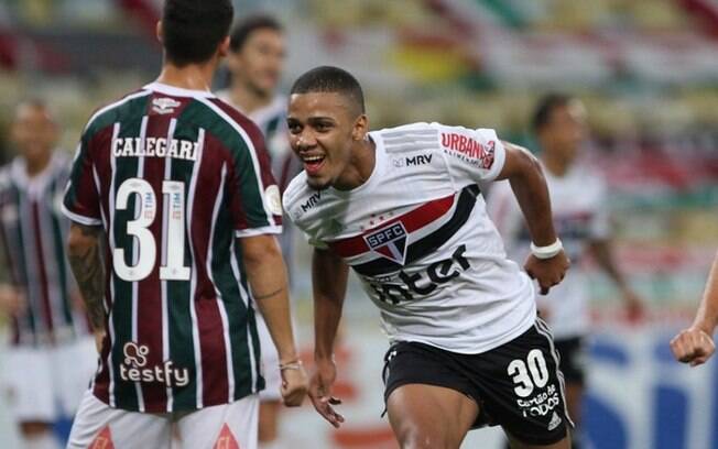 Internacional tenta a contratação do atacante Brenner Internacional tenta a contratação do atacante Brenner