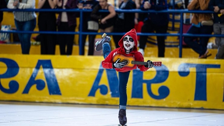 Vinhedo recebe espetáculo de patinação com entrada solidária