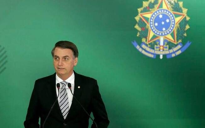 Jair Bolsonaro discursa em Brasília após encontro com Michel Temer