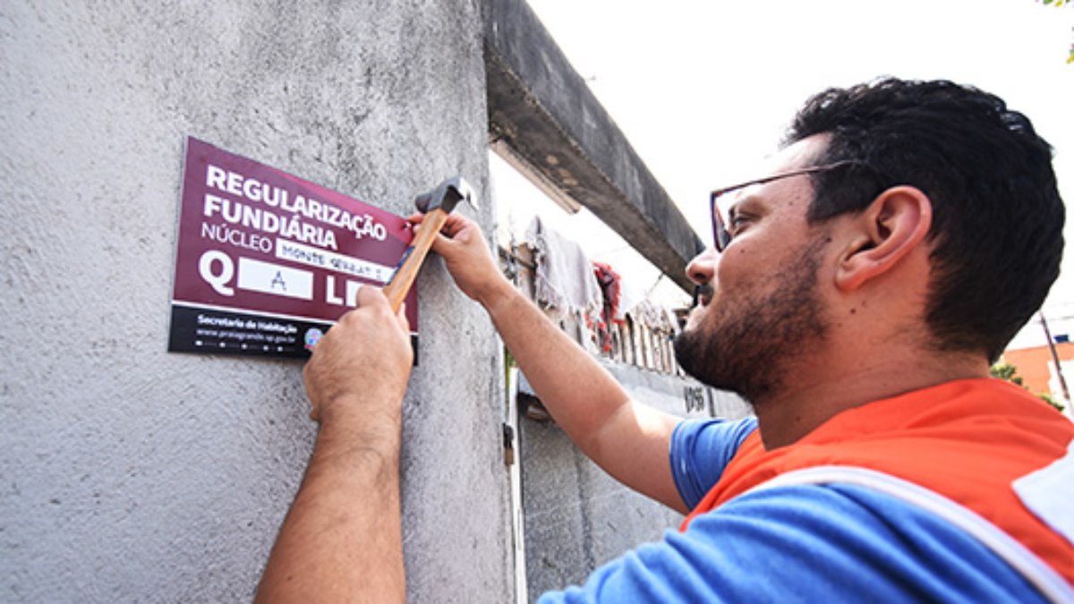 Famílias de Praia Grande são beneficiadas com a entrega gratuita do título de propriedade